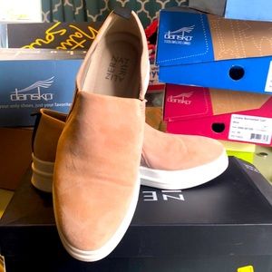 Blush suede platform sneaker Naturalizer 9M